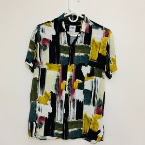 Zara Shirt Size Small relaxed fit.